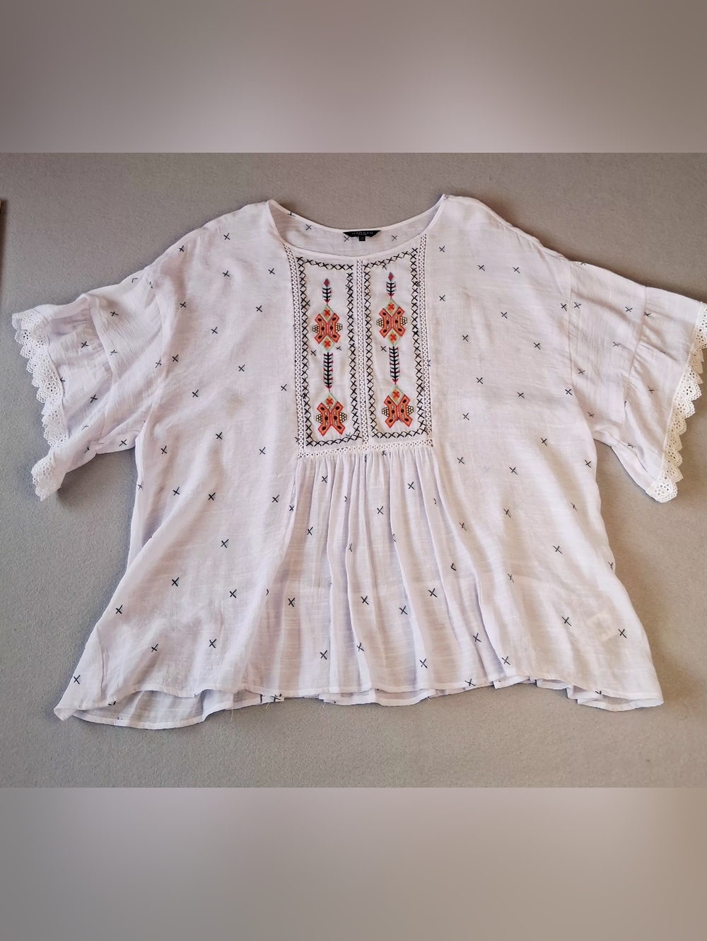 Hannah White Sz 1X Gauzy Tunic with Orange and Pink Embroidery